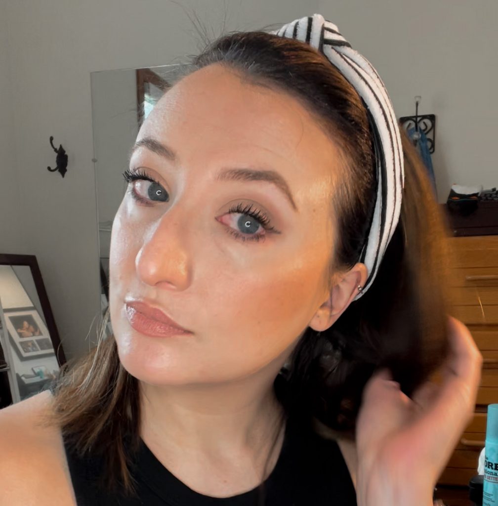 Jen of the Harper Girls modeling a headband