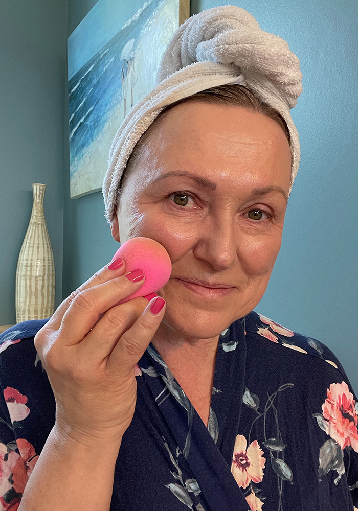 Using the beauty blender to update your makeup look

