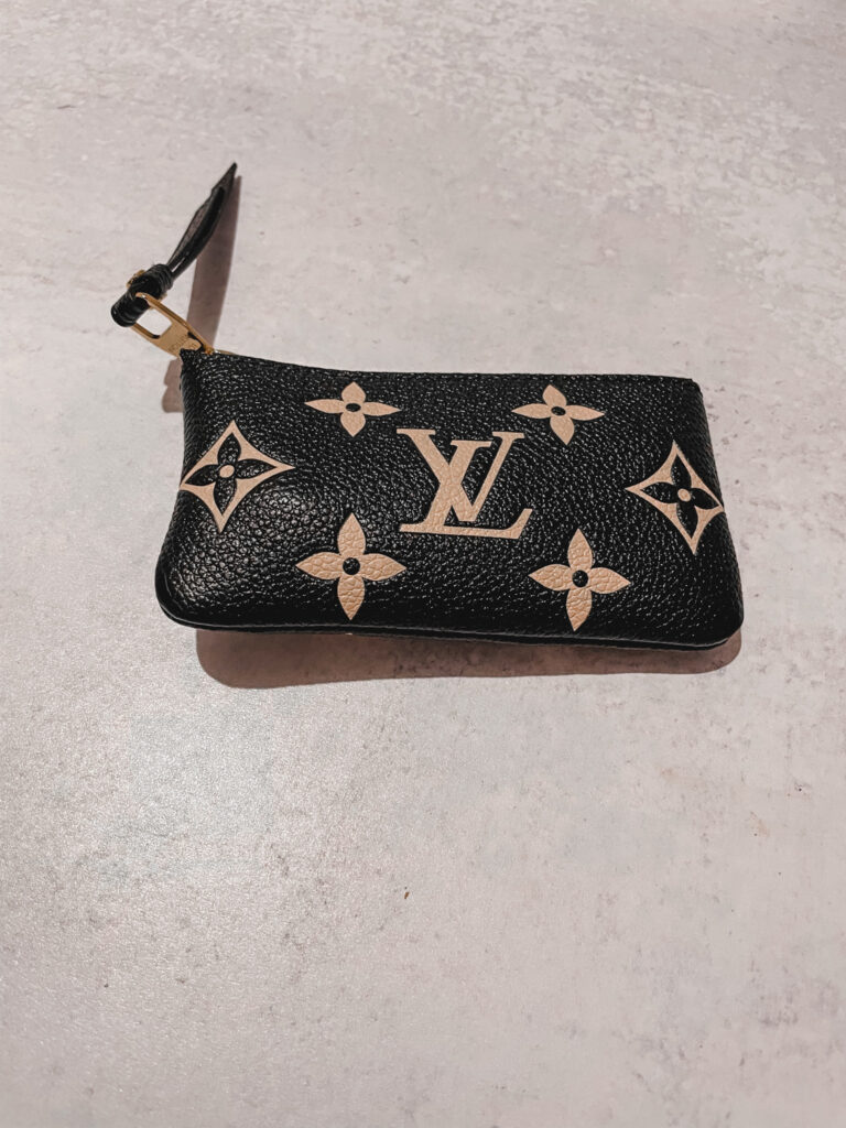 LV coin purse
