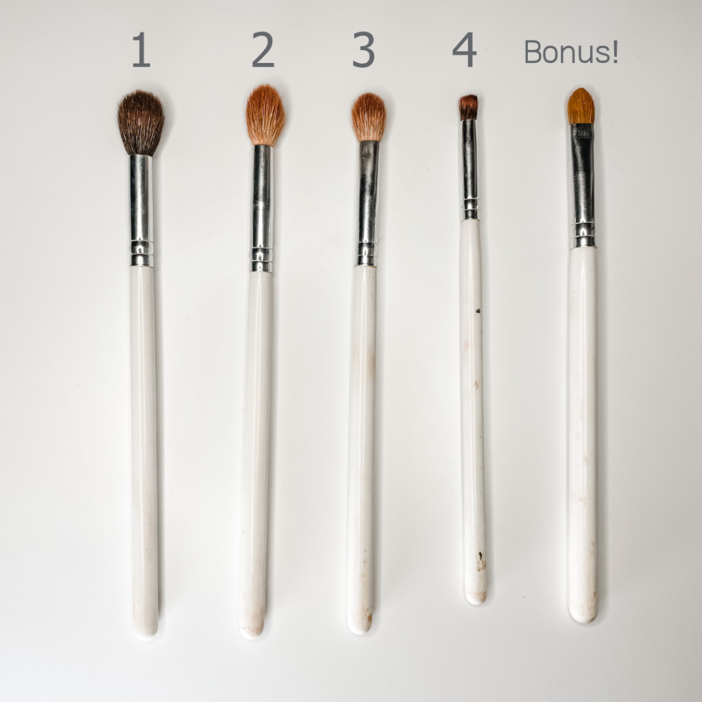 eyeshadow brushes to get a smokey eye