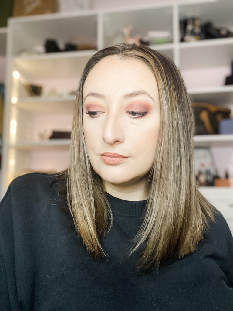 Jen of The Harper Girls showing her smokey eye