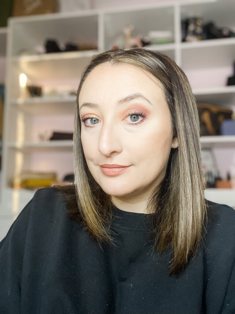 Jen of The Harper Girls showing off her gorgeous smokey eye