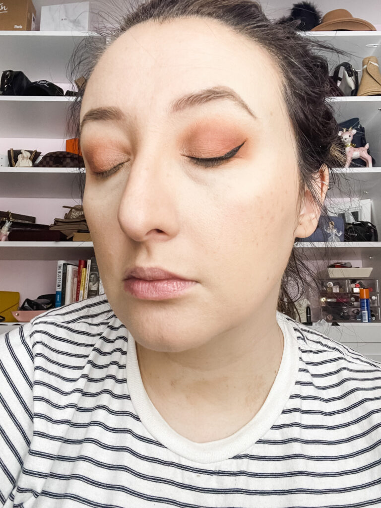 how to apply winged eyeliner