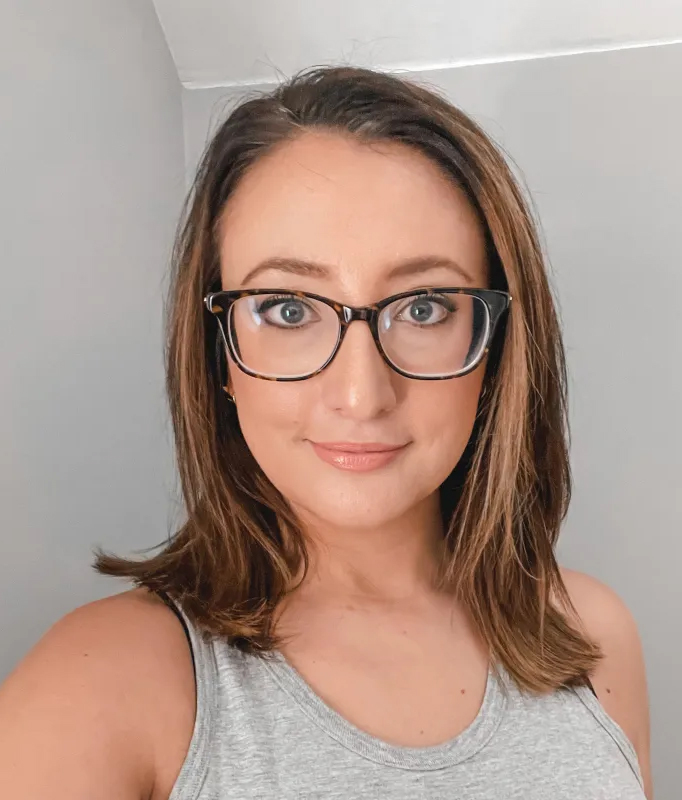 how to wear makeup with glasses