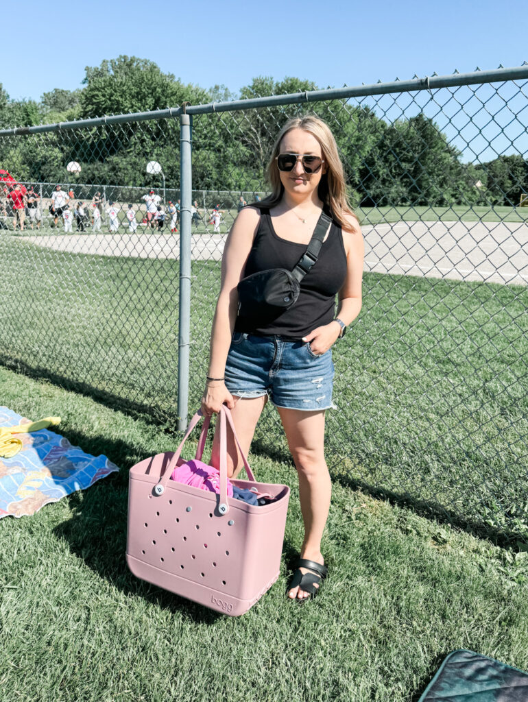 casual outfits for moms at sports games